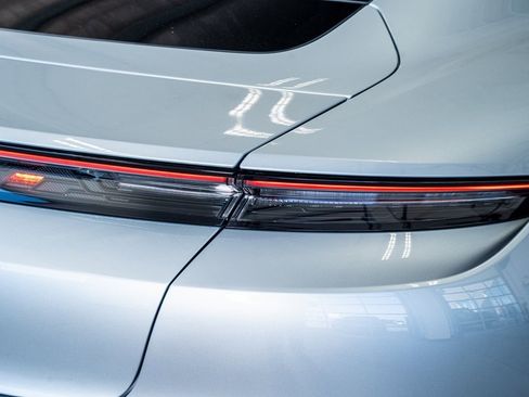 Used 2024 Porsche Taycan image 26