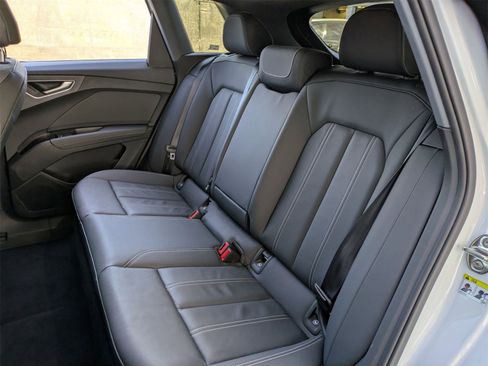 Used 2023 Audi Q4 e-tron Premium Plus w/ Premium Plus image 31