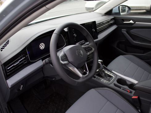New 2026 Volkswagen Jetta SE image 10
