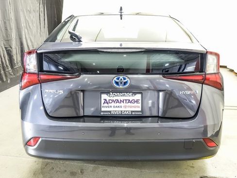 Certified 2022 Toyota Prius LE image 6