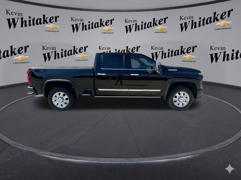 Used 2024 Chevrolet Silverado 2500 High Country w/ High Country Premium Package AWD/4WD image 10