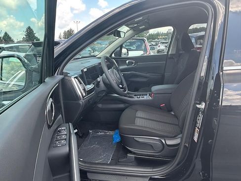 New 2025 Kia Sorento LX image 13