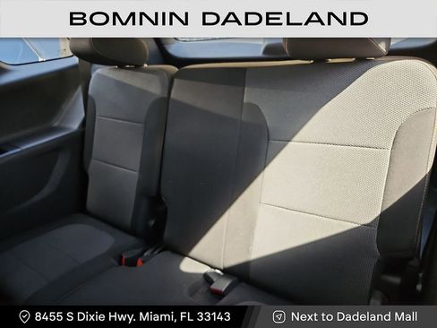 Used 2021 Chevrolet Traverse LS image 8