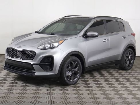 Used 2022 Kia Sportage Nightfall Edition FWD image 7