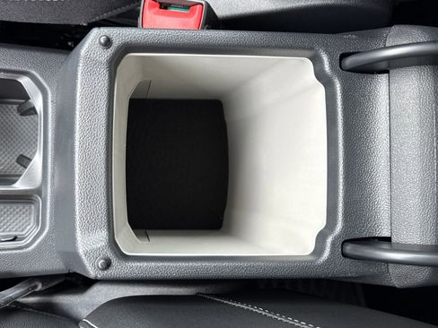 Certified 2024 Volkswagen Taos SE image 38