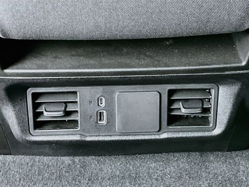 Used 2025 Chevrolet Silverado 1500 Custom image 23