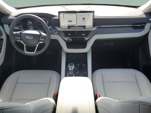 New 2026 Ford Explorer Platinum w/ LUX Leather Package AWD/4WD image 13
