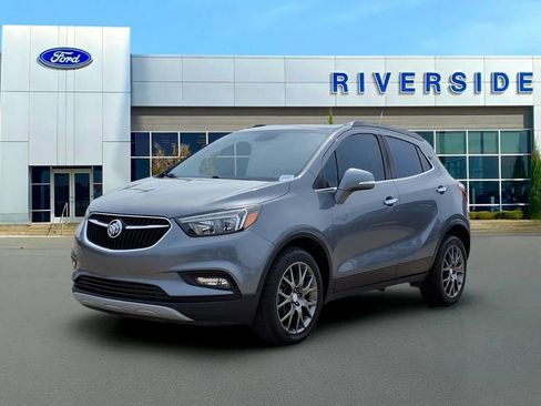 Used 2019 Buick Encore Sport Touring FWD image 3