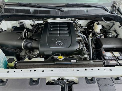 Used 2018 Toyota Tundra SR5 w/ SR5 Upgrade Package RWD image 30