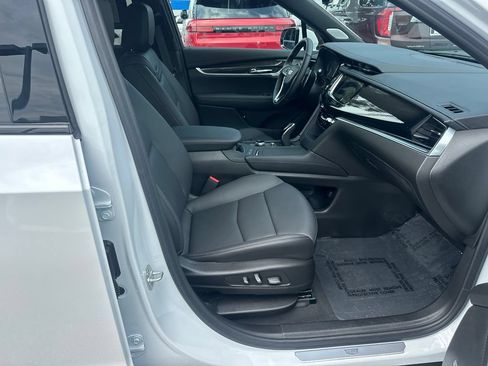 Used 2025 Cadillac XT6 Sport w/ LPO, Red Accent Package AWD/4WD image 11