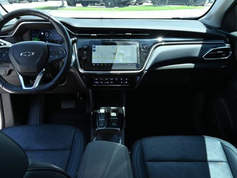 Used 2023 Chevrolet Bolt EUV Premier w/ Sun & Sound Package FWD image 18