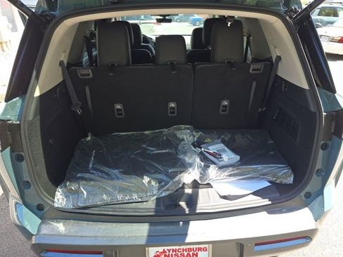 New 2026 Nissan Pathfinder SL AWD/4WD image 16