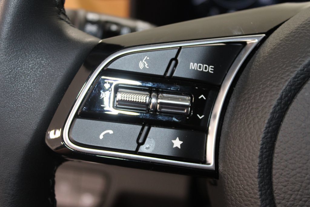 Used 2025 Kia Seltos EX w/ EX Sunroof Package FWD image 19