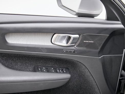 Used 2023 Volvo XC40 B5 Ultimate w/ Protection Package Premier image 11