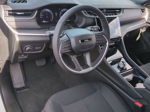New 2025 Jeep Grand Cherokee L Laredo w/ Luxury Tech Group I RWD image 10