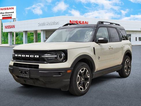 Used 2024 Ford Bronco Sport Outer Banks AWD/4WD image 2