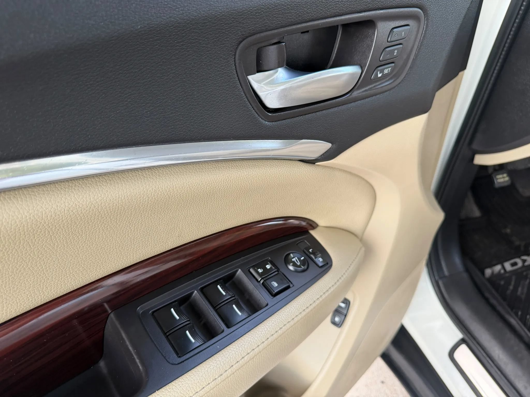Used 2014 Acura MDX w/ Technology Package AWD/4WD image 16