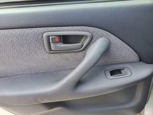 Used 2000 Toyota Camry LE image 22