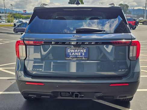 Used 2026 Ford Explorer Active AWD/4WD image 4