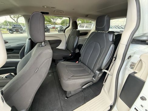 Used 2023 Chrysler Voyager LX FWD image 29