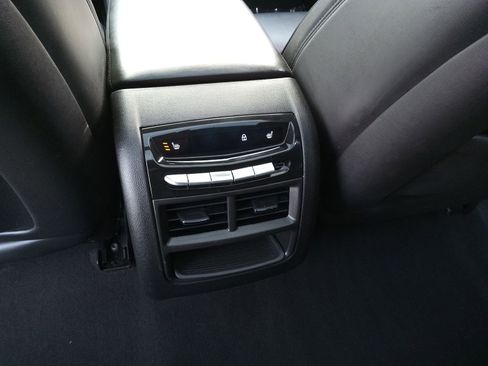 Used 2017 Cadillac XT5 Platinum image 26