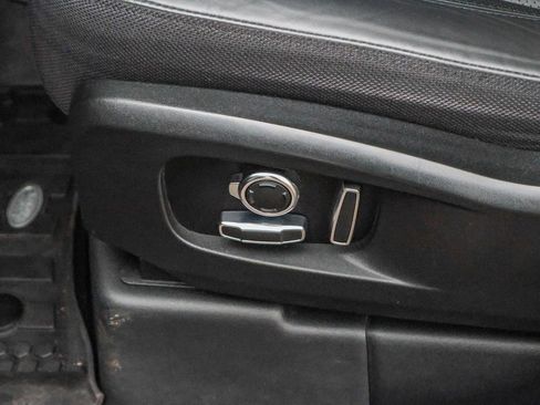 Used 2023 Land Rover Defender 130 X image 30