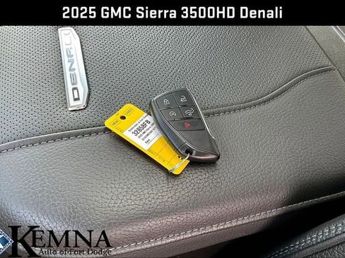 Used 2025 GMC Sierra 3500 Denali w/ Denali Reserve Package AWD/4WD image 43