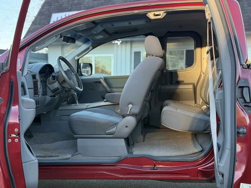 Used 2005 Nissan Titan SE w/ (W01) Utility Bed Pkg image 11