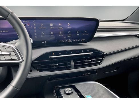 Used 2025 Buick Enclave Preferred AWD/4WD image 9