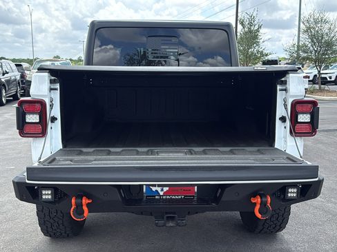 Used 2025 Jeep Gladiator Mojave w/ Safety Group AWD/4WD image 24