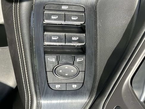 Used 2022 Nissan Rogue SL w/ SL Premium Package FWD image 9