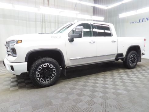 Used 2024 Chevrolet Silverado 3500 High Country w/ High Country Premium Package AWD/4WD image 7