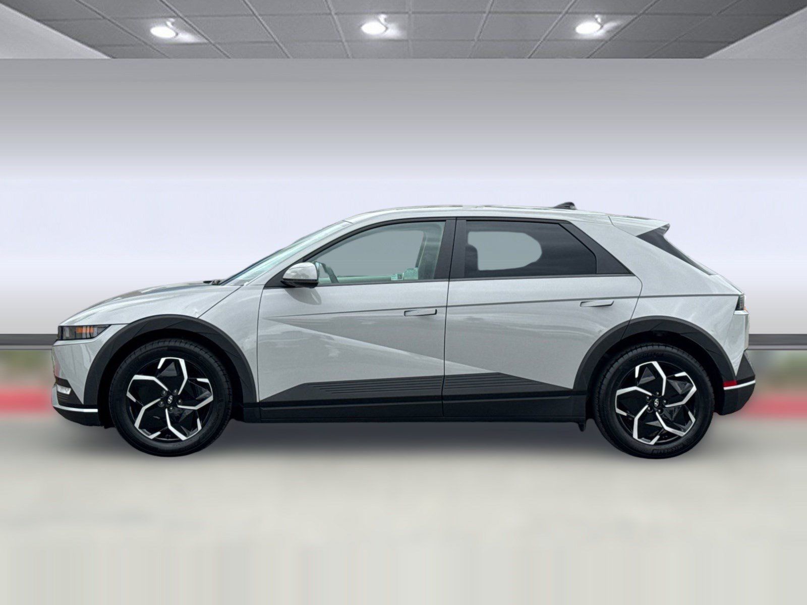 Used 2024 Hyundai Ioniq 5 SEL RWD image 2