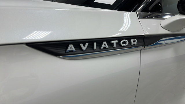 Used 2025 Lincoln Aviator AWD image 43