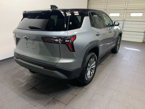 Used 2026 Chevrolet Equinox LT AWD/4WD image 3