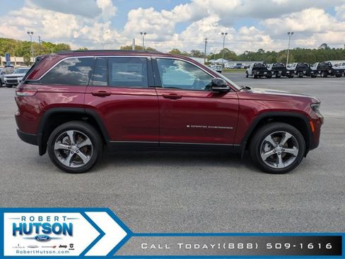 New 2025 Jeep Grand Cherokee Limited w/ MOPAR Finishing Package RWD image 5