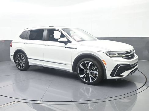 Used 2023 Volkswagen Tiguan SEL R-Line AWD/4WD image 8