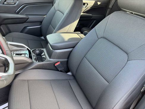 Used 2025 Chevrolet Colorado LT image 13