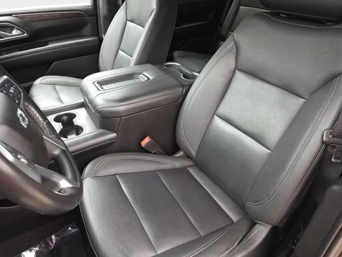 Used 2022 Chevrolet Tahoe Z71 w/ Luxury Package AWD/4WD image 15