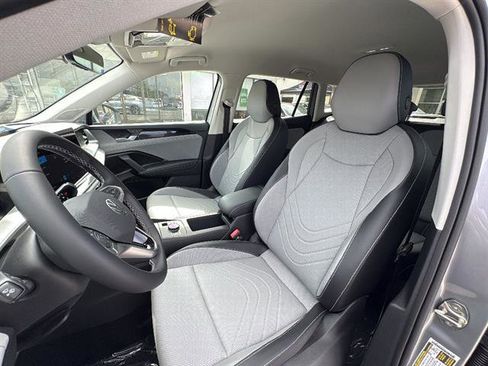 New 2026 Volkswagen Tiguan SE FWD image 13
