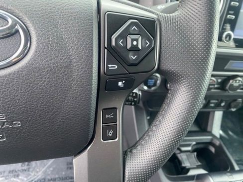 Used 2021 Toyota Tacoma TRD Off-Road AWD/4WD image 18