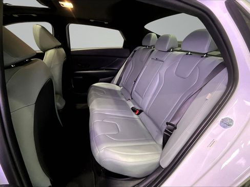 Used 2025 Hyundai Elantra Limited w/ Cargo Package FWD image 22