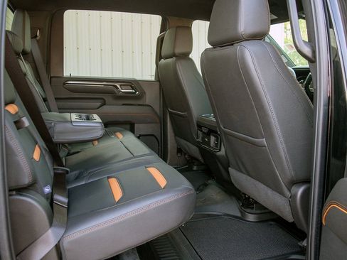 Used 2024 GMC Sierra 2500 AT4 w/ AT4 Preferred Package AWD/4WD image 33