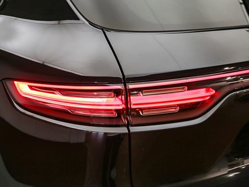 Certified 2020 Porsche Cayenne Turbo AWD/4WD image 15
