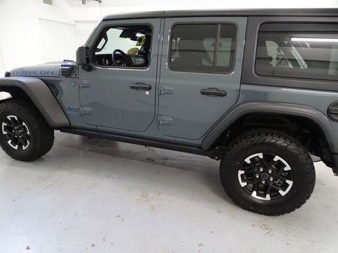 Certified 2025 Jeep Wrangler Unlimited Rubicon 4xe w/ Convenience Group AWD/4WD image 18