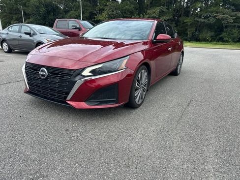Used 2023 Nissan Altima 2.5 SL FWD image 1