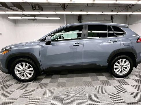 Used 2024 Toyota Corolla Cross LE FWD image 14