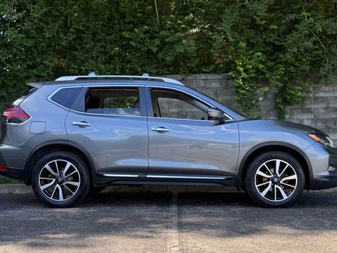 Used 2018 Nissan Rogue SL w/ Premium Package AWD/4WD image 2