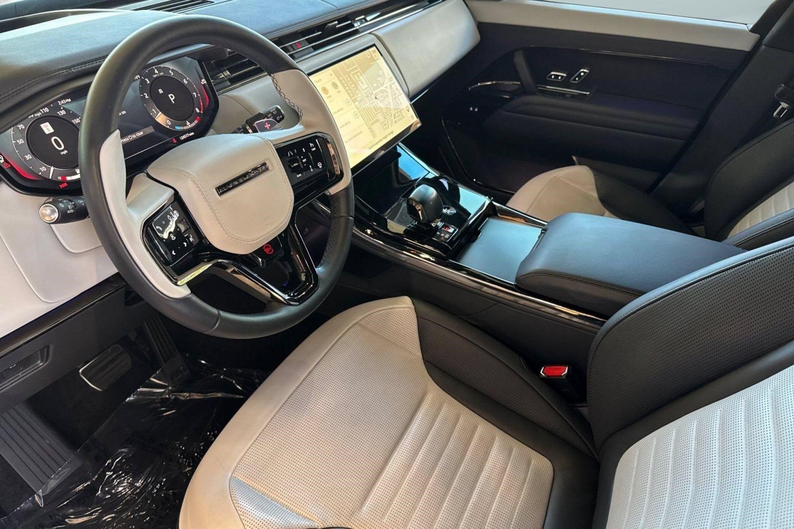 Certified 2024 Land Rover Range Rover Sport AWD/4WD image 4