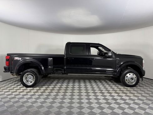 Used 2025 Ford F450 Platinum w/ FX4 Off-Road Package image 5